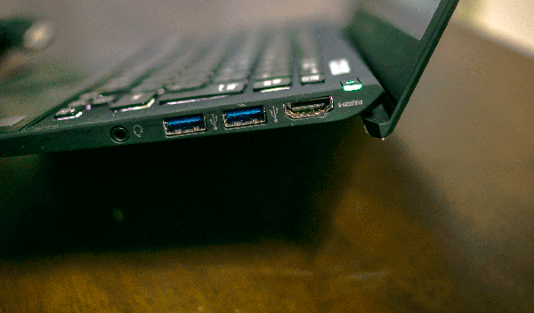 Vaio ProはHDMIポートを備えています